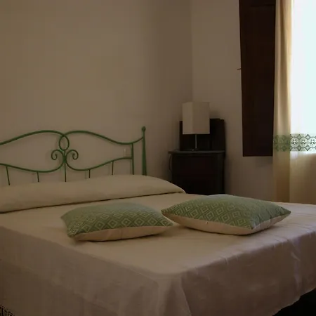 Bed & Breakfast L'umbra Di Lu 4*
