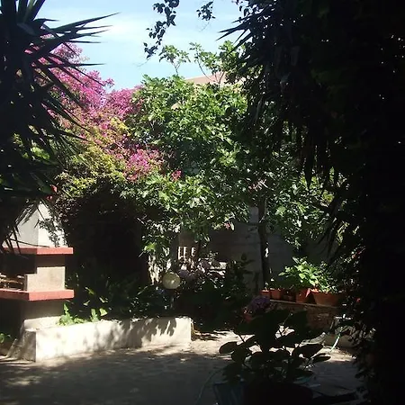 Bed and Breakfast L'umbra Di Lu 4*